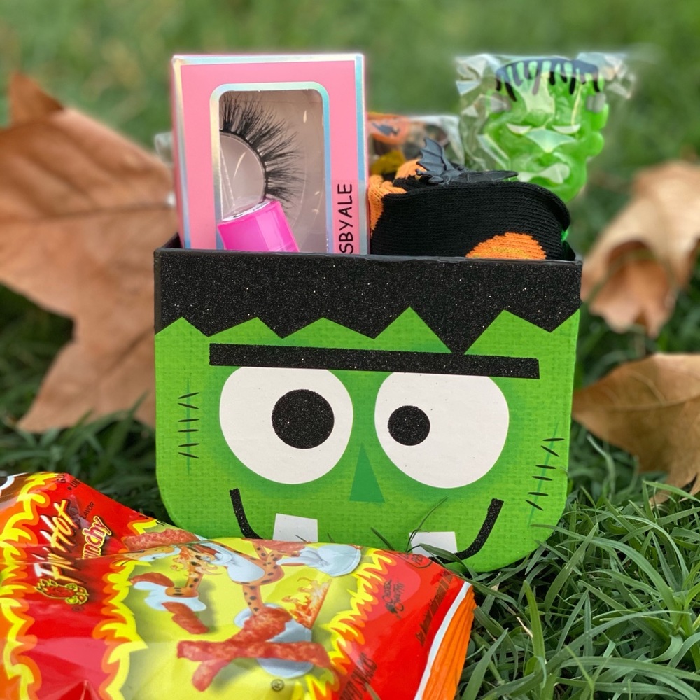 Spooky Baskets - Picture 2 of 3